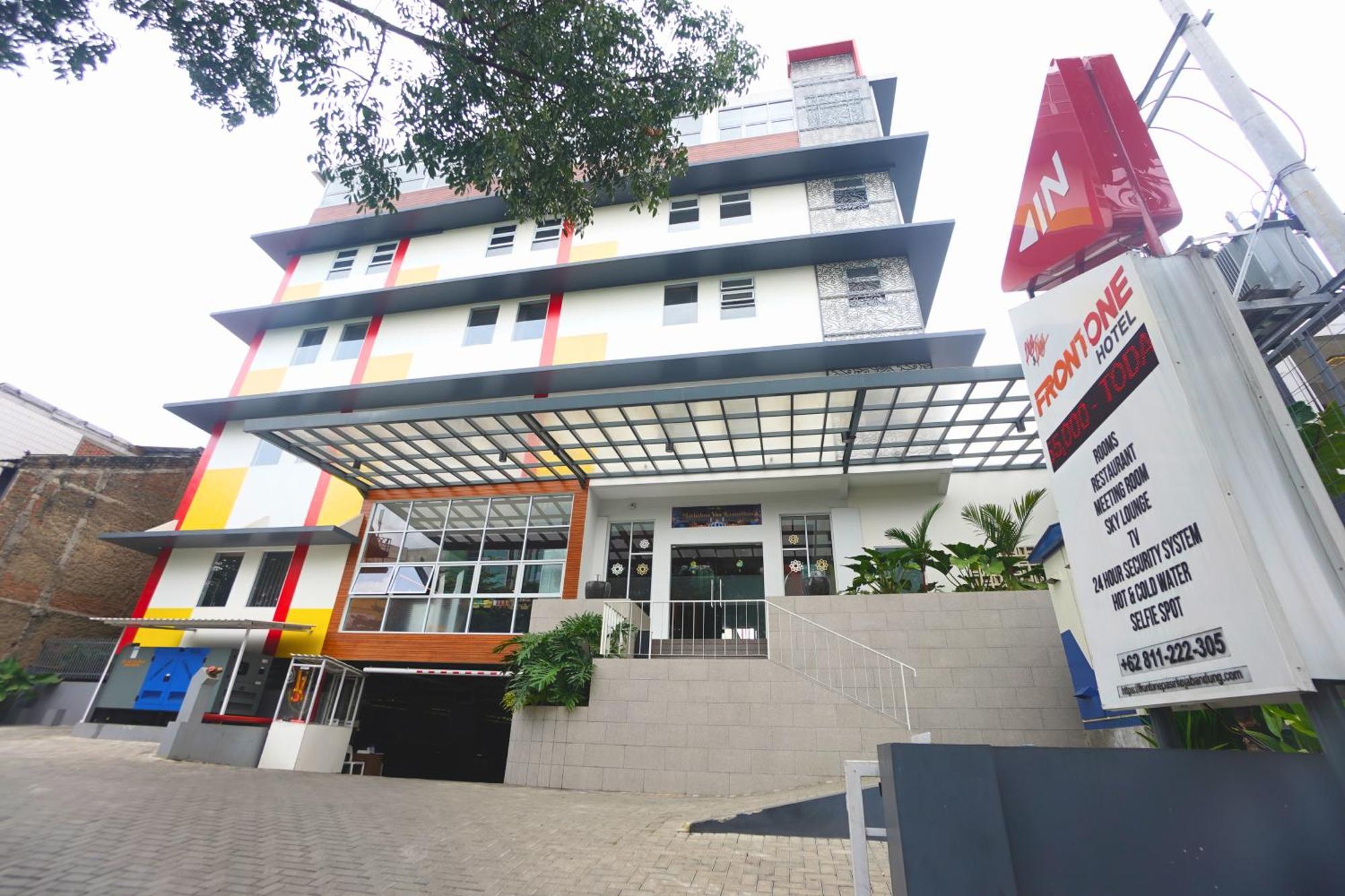 Front One Hotel Pasir Koja Bandung Exterior foto